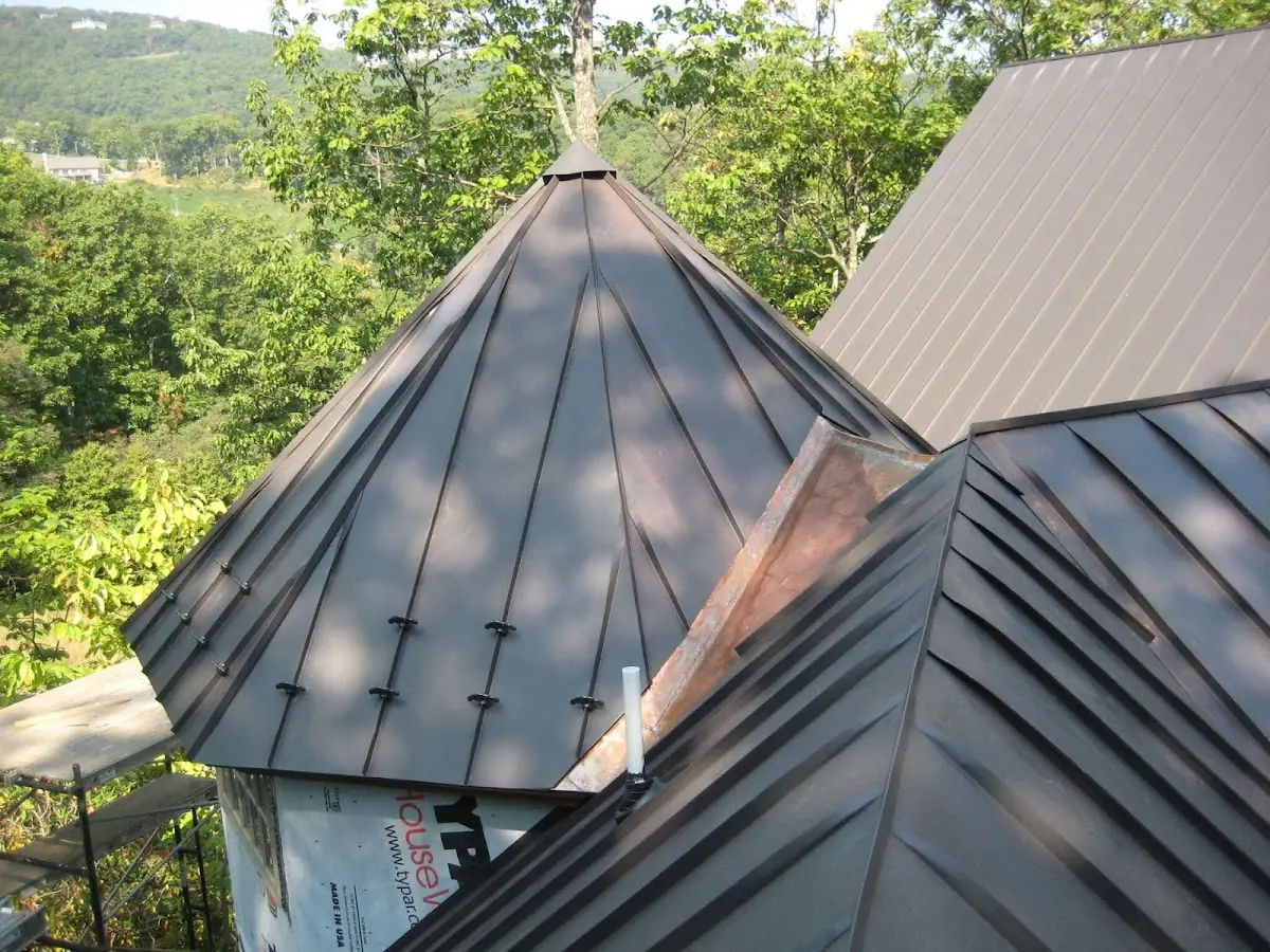 Professional Roof Tarp Installation by Craftsman Roofing in Round Knob